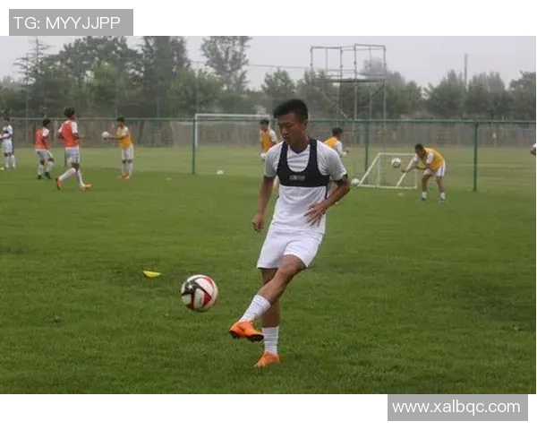 探索弦线足球的魅力与技术创新如何改变传统足球运动的未来发展