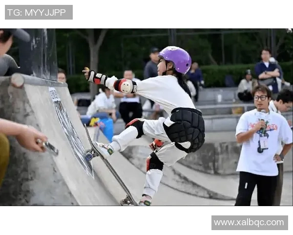 极限运动嘉年华精彩回顾杭州滑板队展现非凡力量与团队精神 极限运动嘉年华精彩回顾杭州滑板队展现非凡力量与团队精神